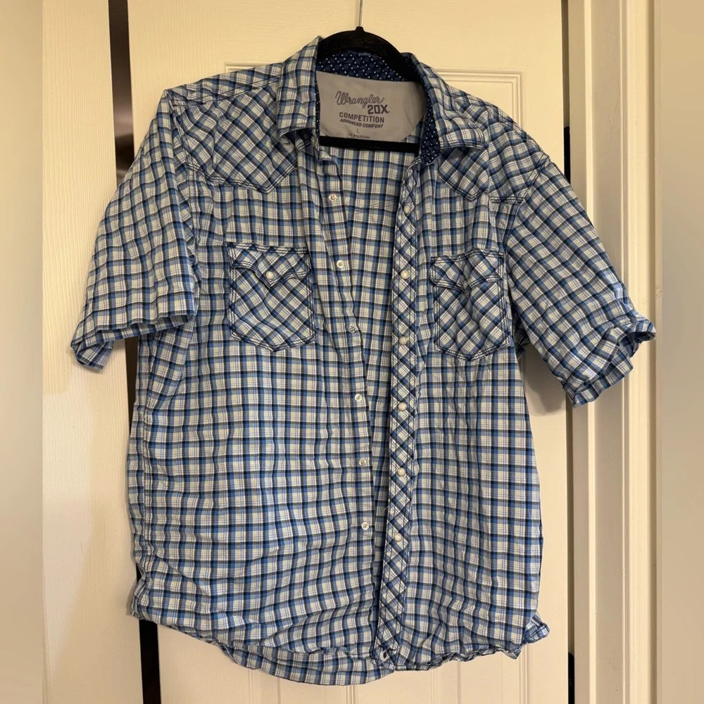 Wrangler Short Sleeve Blue casual Button Up Size  L